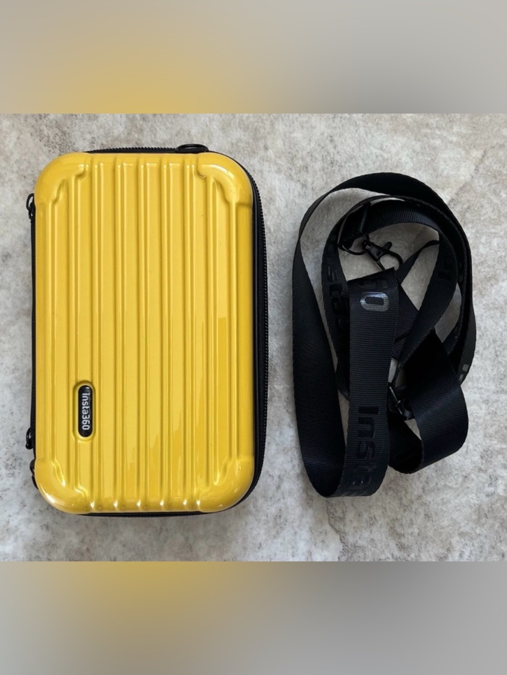 Insta360 Hard Shell Camera Case - Picture 4 of 8
